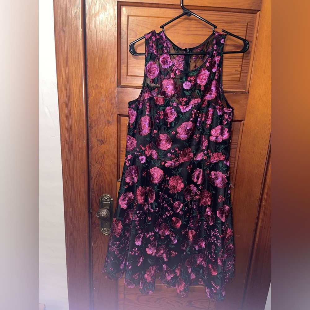 Tahari Arthur S. Levine Floral Formal Dress *make offers* - Picture 5 of 12